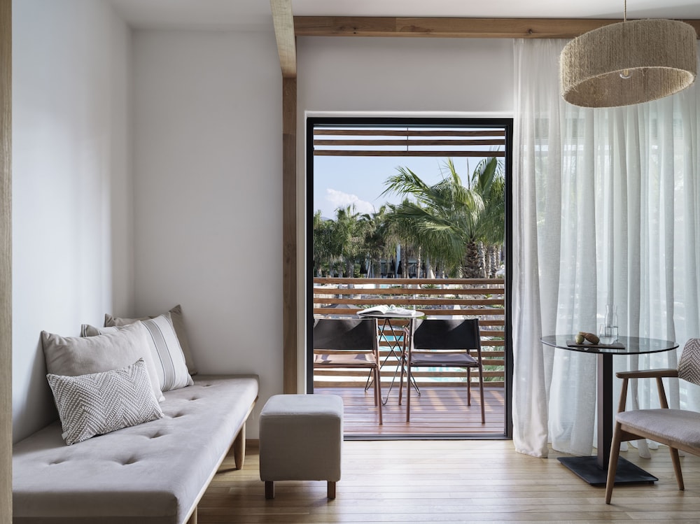 Stella Island Luxury Resort & Spa - Adults Only — Rooms in Analipsi