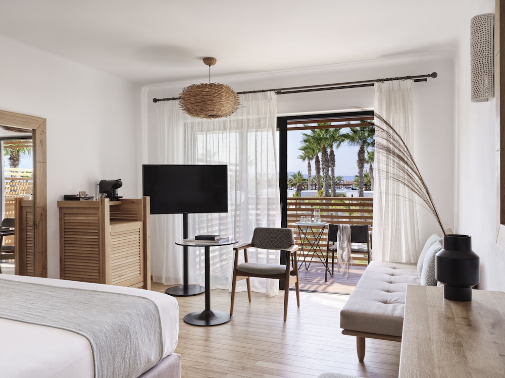 Stella Island Luxury Resort & Spa - Adults Only — Rooms in Analipsi
