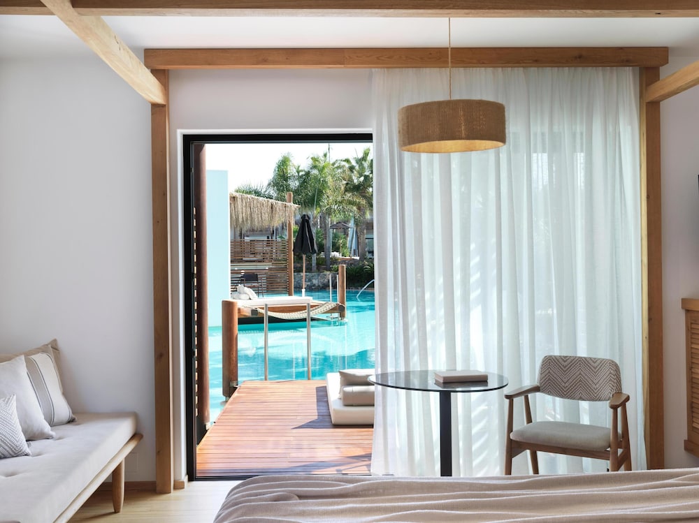 Stella Island Luxury Resort & Spa - Adults Only — Rooms in Analipsi