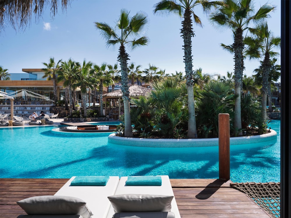 Stella Island Luxury Resort & Spa - Adults Only — Rooms in Analipsi