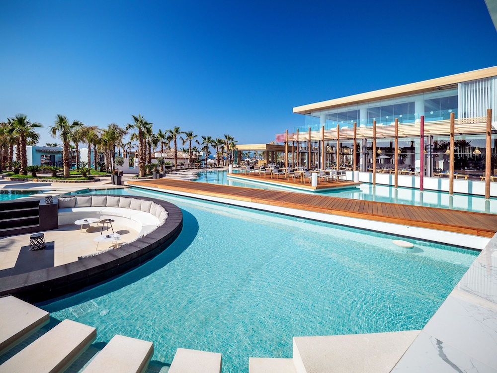 Stella Island Luxury Resort & Spa - Adults Only — Pool in Analipsi