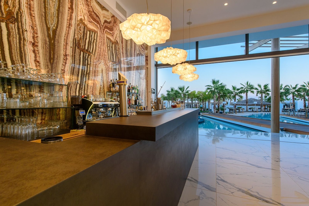 Stella Island Luxury Resort & Spa - Adults Only — Shared spaces in Analipsi