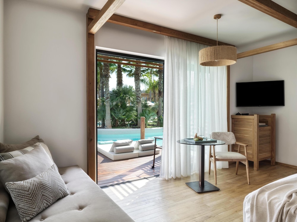 Stella Island Luxury Resort & Spa - Adults Only — Rooms in Analipsi