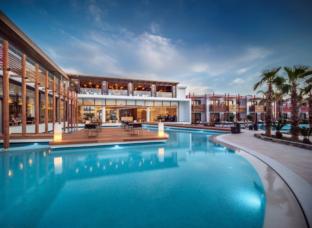 Stella Island Luxury Resort & Spa - Adults Only — Restaurant in Analipsi