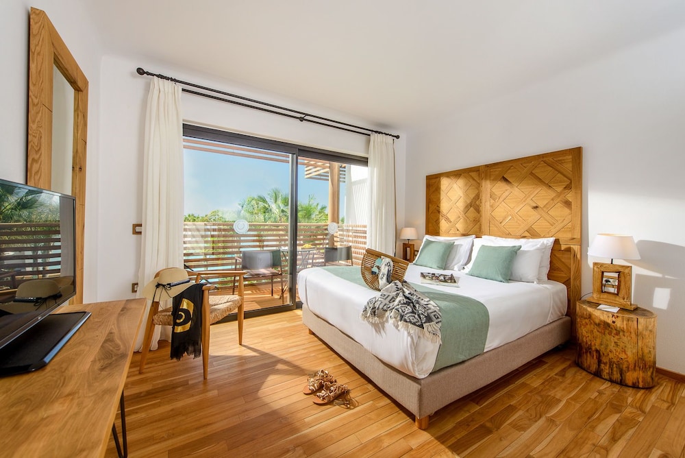 Stella Island Luxury Resort & Spa - Adults Only — Rooms in Analipsi