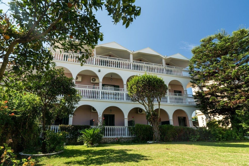 Alamis Hotel & Apartments — Hotel building in Tsilivi, Ionian Islands