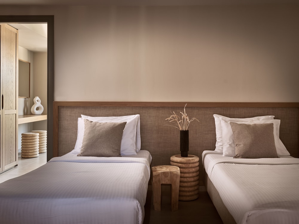 Alamis Hotel & Apartments — Hotel rooms in Tsilivi, Ionian Islands