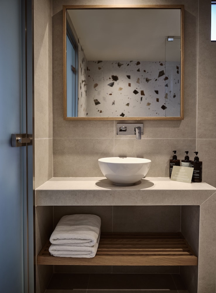 Alamis Hotel & Apartments — Hotel rooms in Tsilivi, Ionian Islands