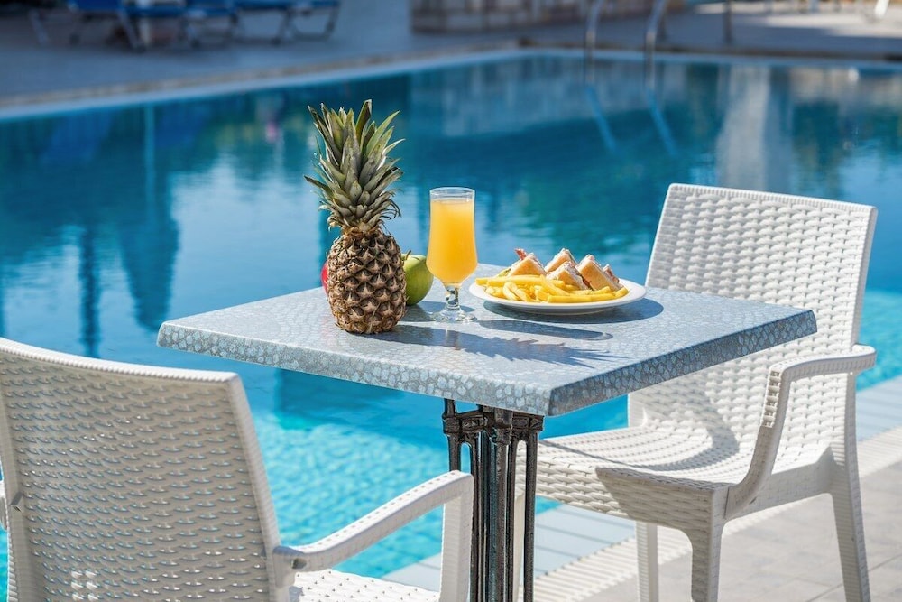 Alamis Hotel & Apartments — Swimming pool in Tsilivi, Ionian Islands
