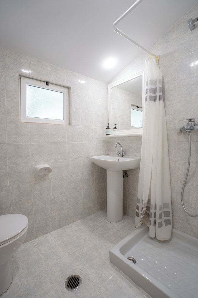 Alamis Hotel & Apartments — Hotel rooms in Tsilivi, Ionian Islands