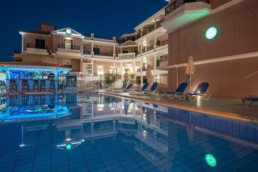 Alamis Hotel & Apartments — Swimming pool in Tsilivi, Ionian Islands