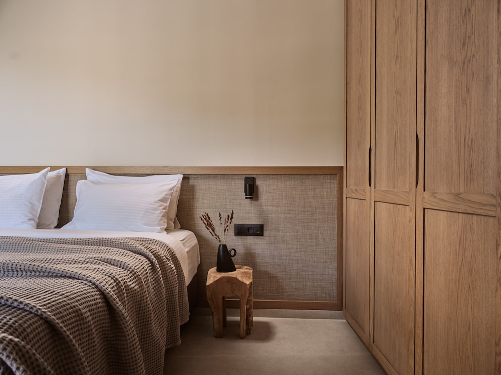 Alamis Hotel & Apartments — Hotel rooms in Tsilivi, Ionian Islands