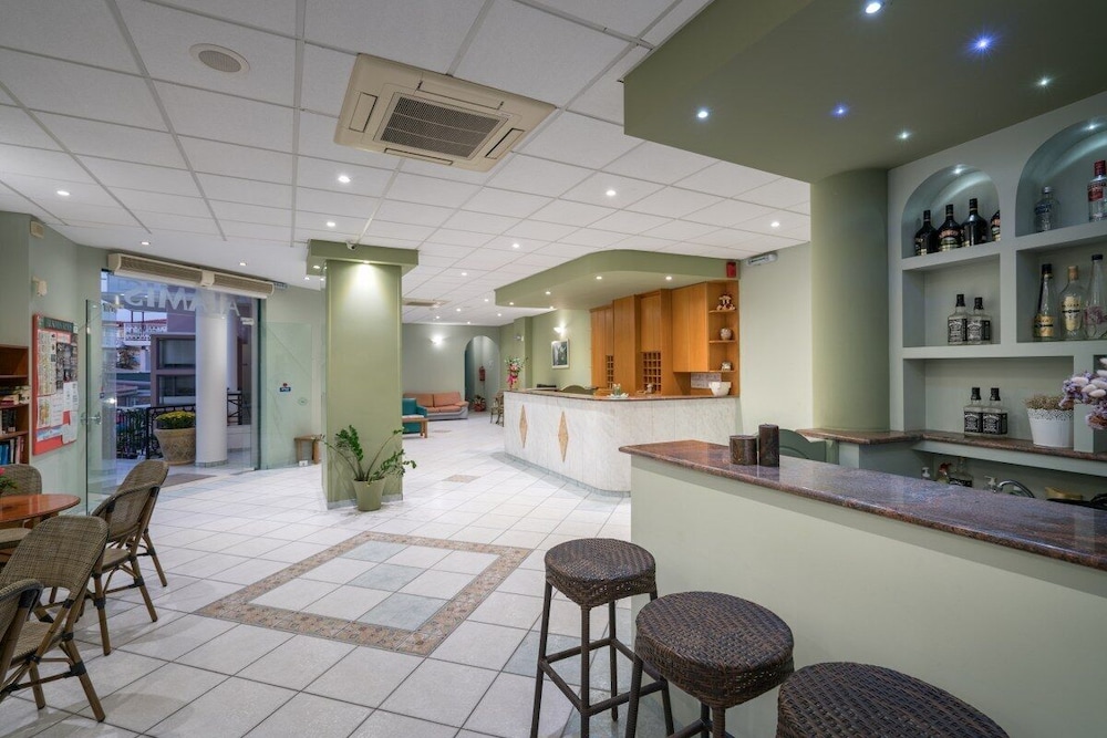 Alamis Hotel & Apartments — Restaurant & bars in Tsilivi, Ionian Islands