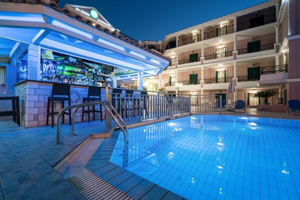 Alamis Hotel & Apartments — Swimming pool in Tsilivi, Ionian Islands