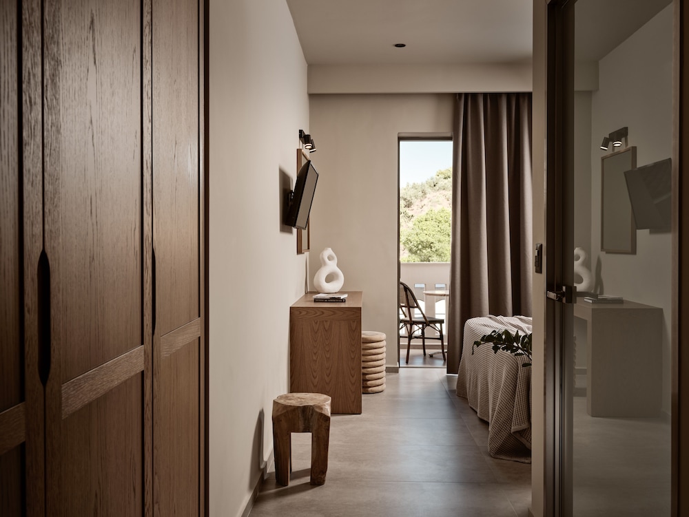 Alamis Hotel & Apartments — Hotel rooms in Tsilivi, Ionian Islands