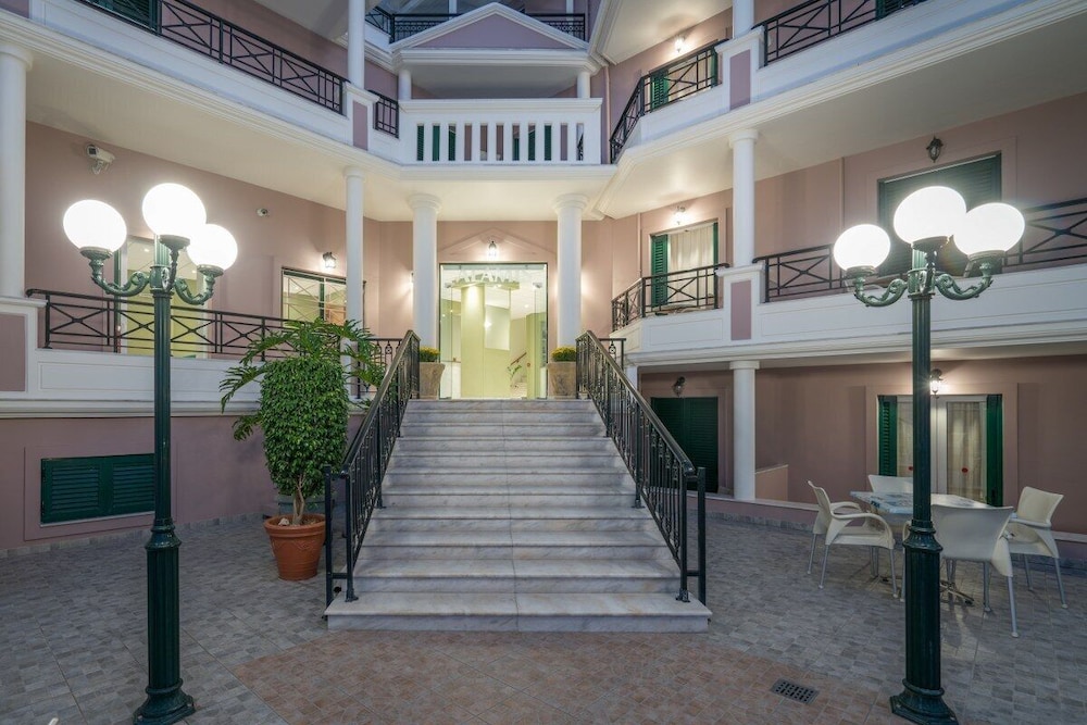 Alamis Hotel & Apartments — Hotel building in Tsilivi, Ionian Islands