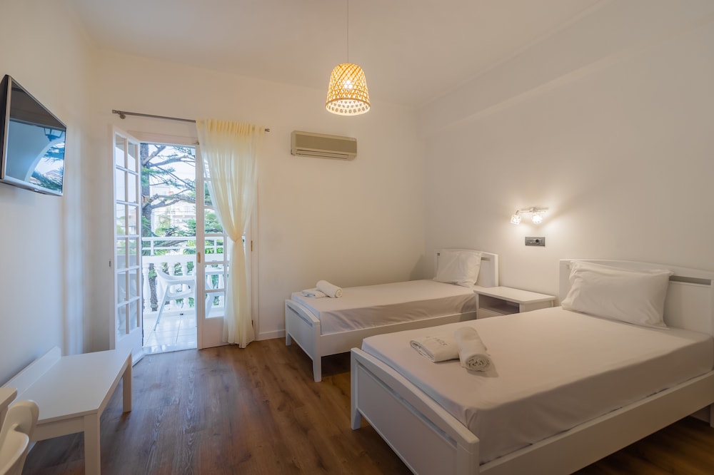 Alamis Hotel & Apartments — Hotel rooms in Tsilivi, Ionian Islands