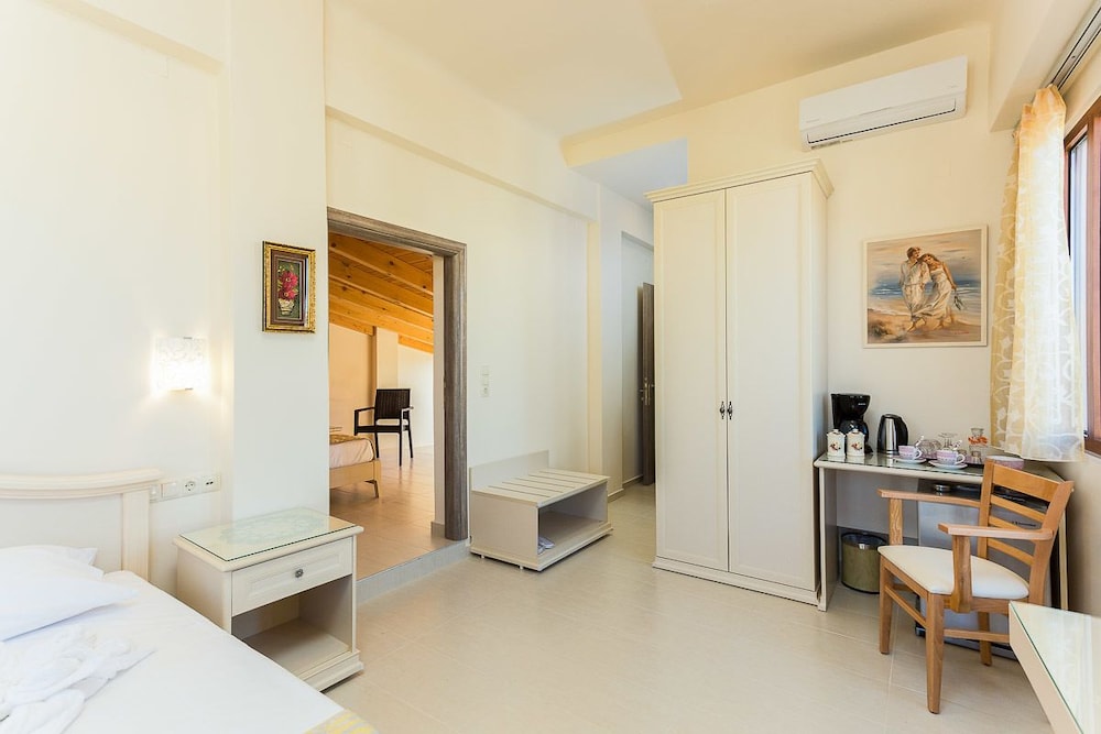 Polyxenia Suites — Hotel rooms in Rethymnon
