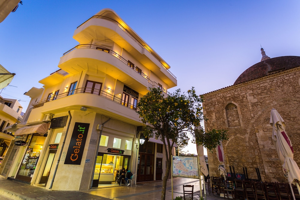 Polyxenia Suites — Hotel building in Rethymnon