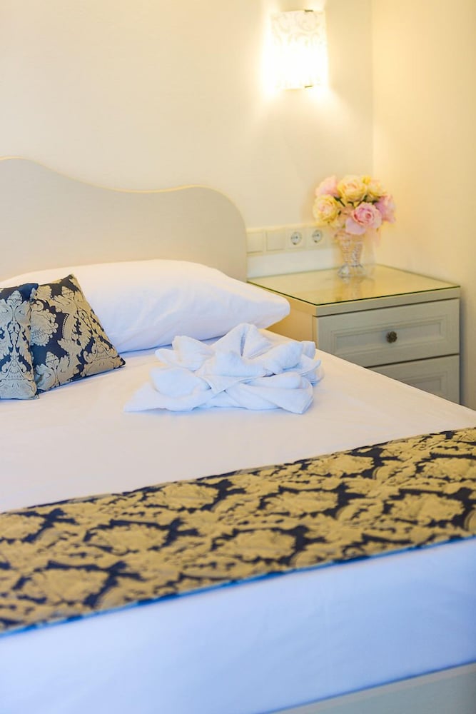 Polyxenia Suites — Hotel rooms in Rethymnon
