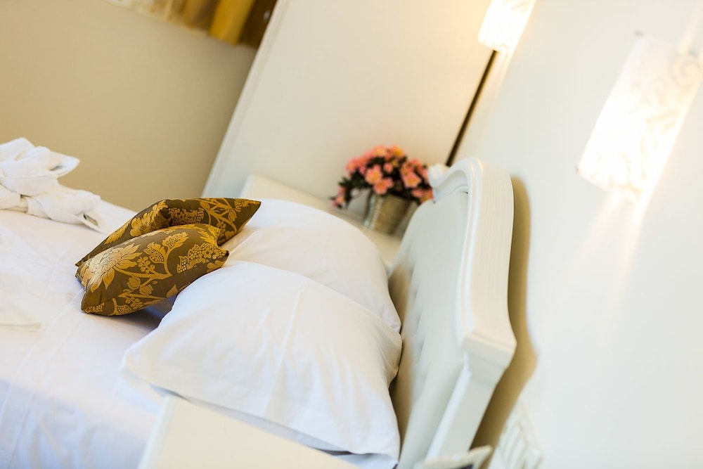 Polyxenia Suites — Hotel rooms in Rethymnon