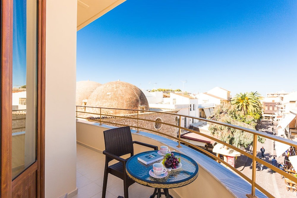 Polyxenia Suites — Hotel rooms in Rethymnon