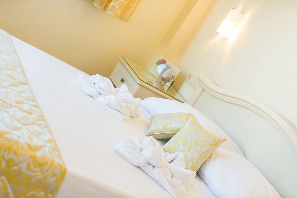 Polyxenia Suites — Hotel rooms in Rethymnon
