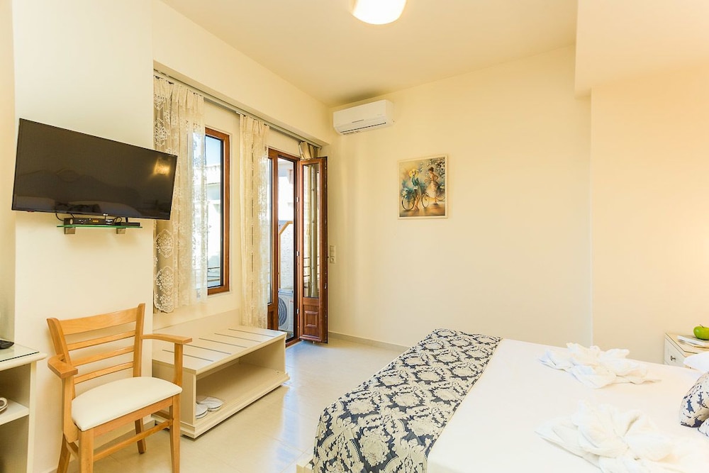 Polyxenia Suites — Hotel rooms in Rethymnon