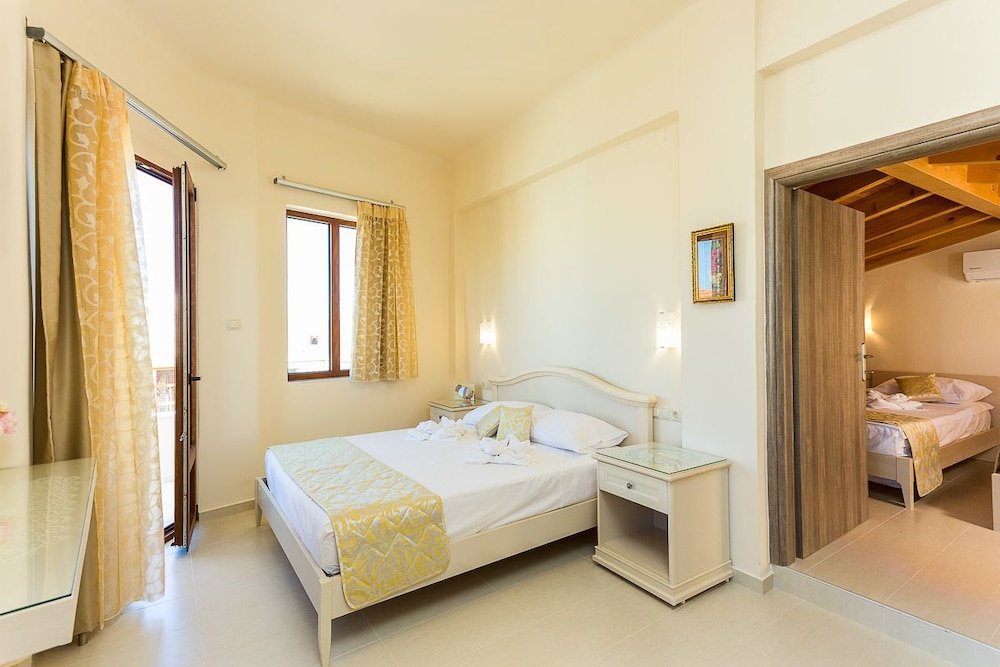 Polyxenia Suites — Hotel rooms in Rethymnon