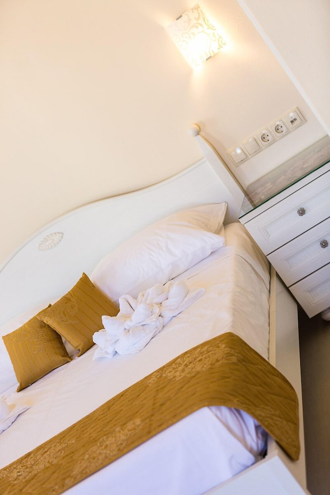 Polyxenia Suites — Hotel rooms in Rethymnon