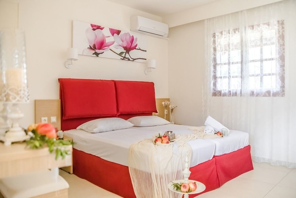 Stelios Gardens — Hotel rooms in Malia
