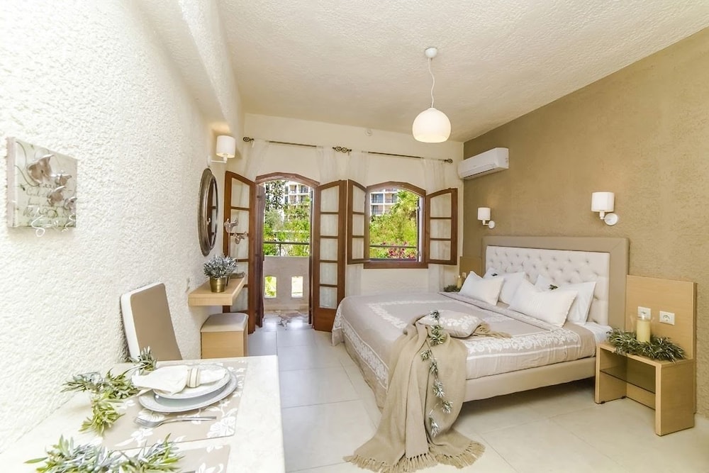 Stelios Gardens — Hotel rooms in Malia