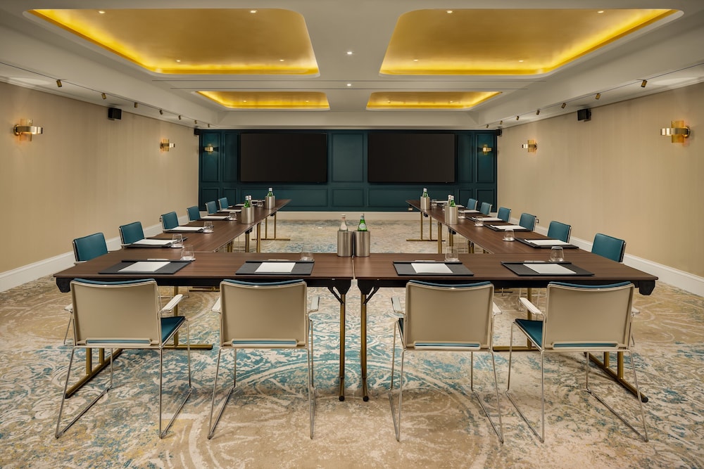 InterContinental Rome Ambasciatori Palace by IHG — Hotel building in Rome, Lazio