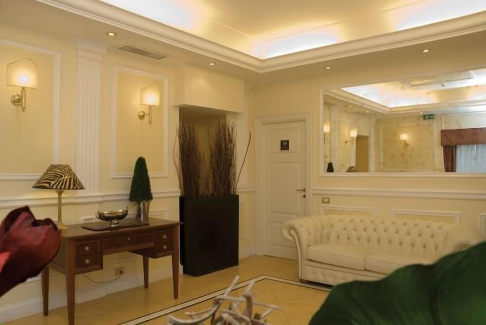 Antico Palazzo Rospigliosi — Hotel building in Rome, Lazio