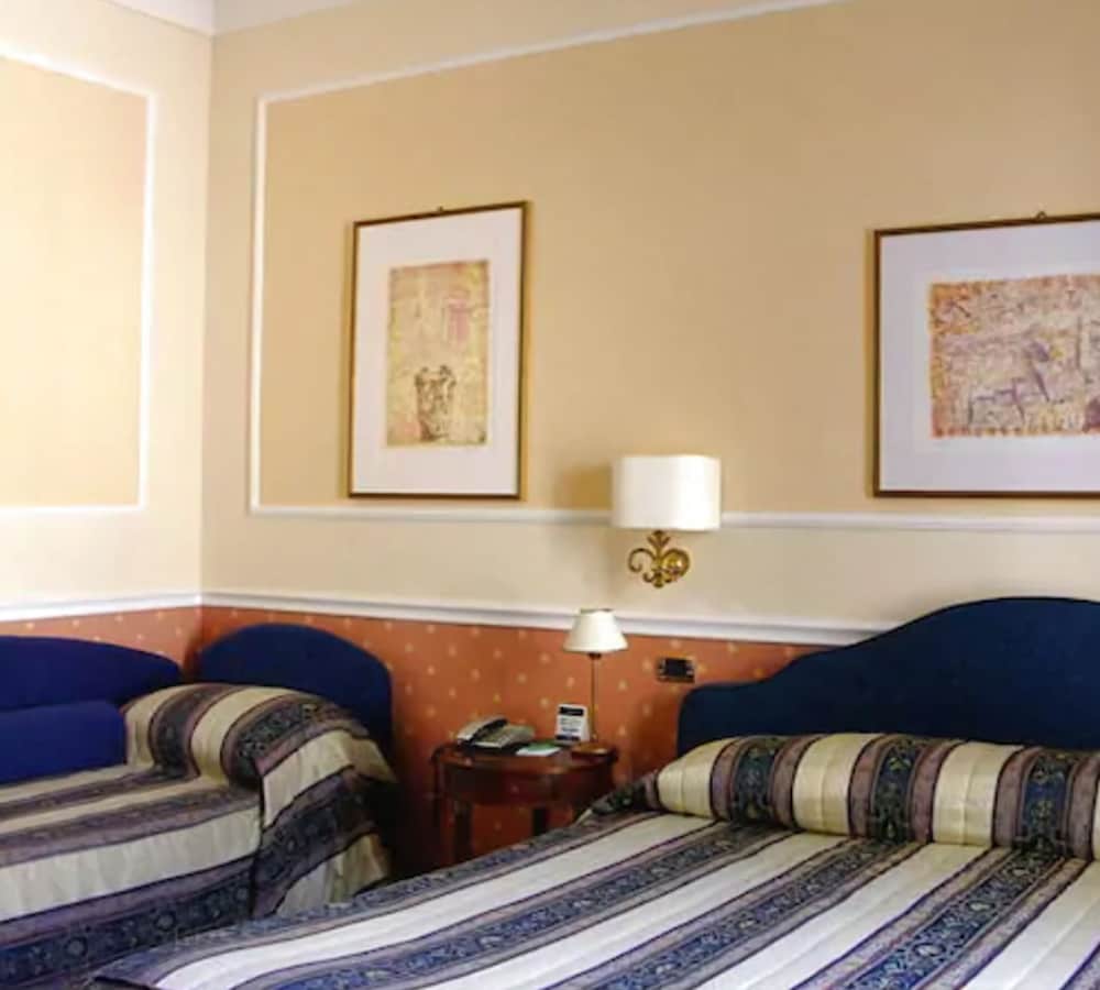 Antico Palazzo Rospigliosi — Hotel rooms in Rome, Lazio