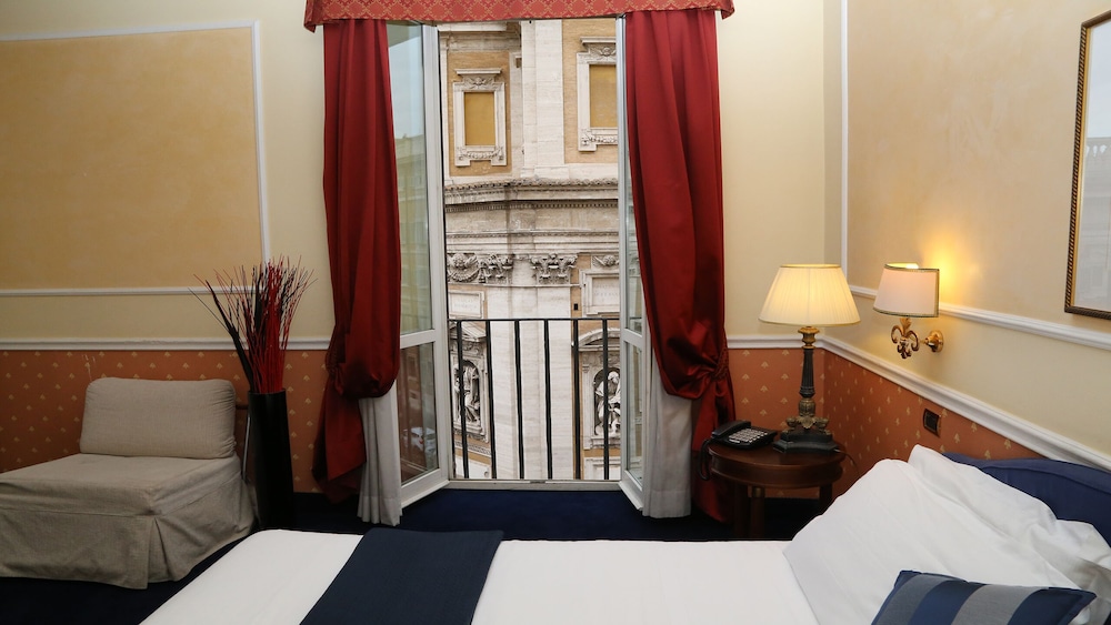 Antico Palazzo Rospigliosi — Hotel rooms in Rome, Lazio