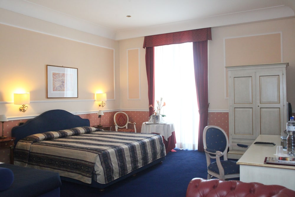 Antico Palazzo Rospigliosi — Hotel rooms in Rome, Lazio