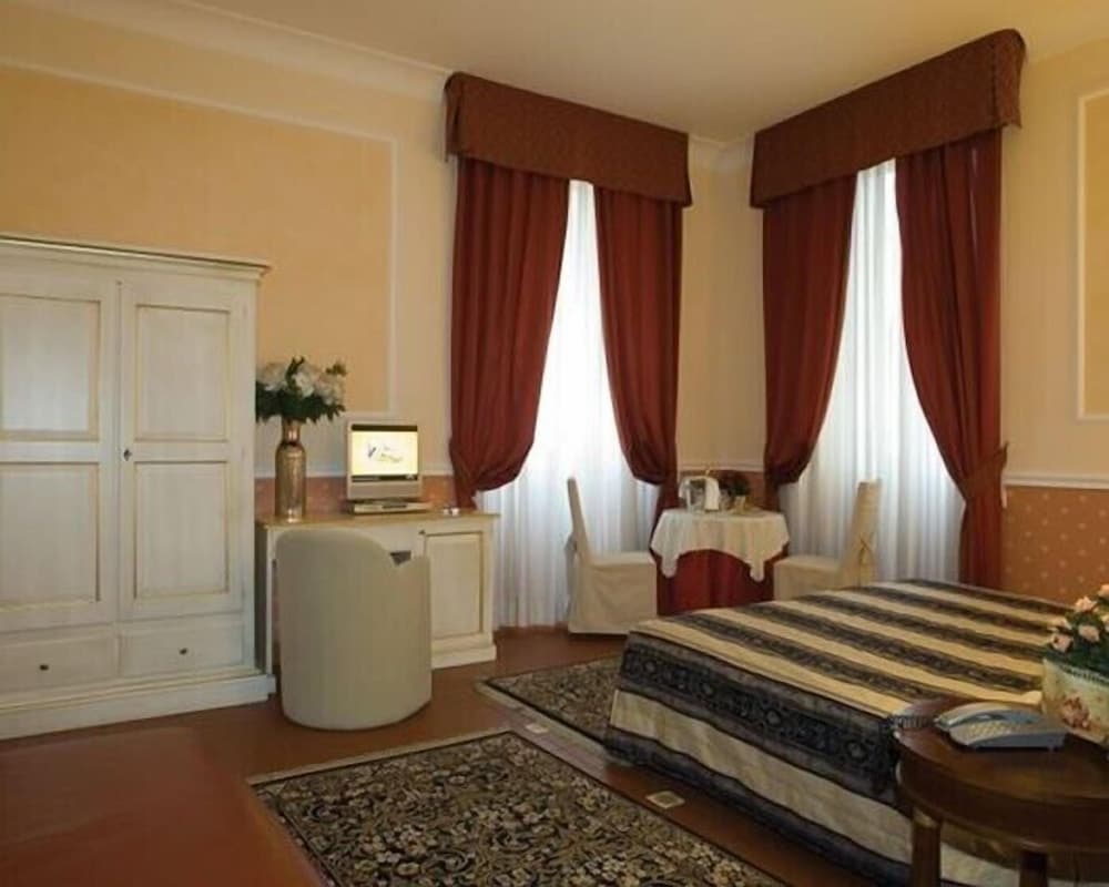 Antico Palazzo Rospigliosi — Hotel rooms in Rome, Lazio