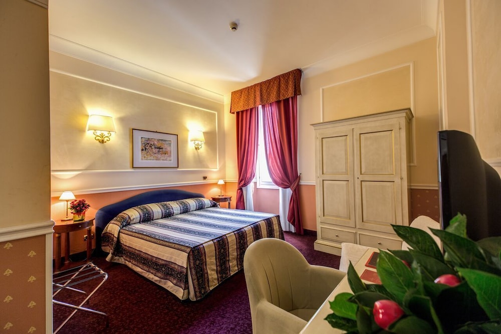 Antico Palazzo Rospigliosi — Hotel rooms in Rome, Lazio