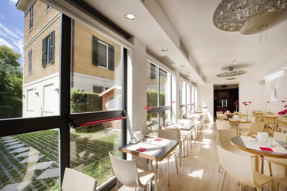 Best Western Ars Hotel — Restaurant & bars in Rome, Lazio