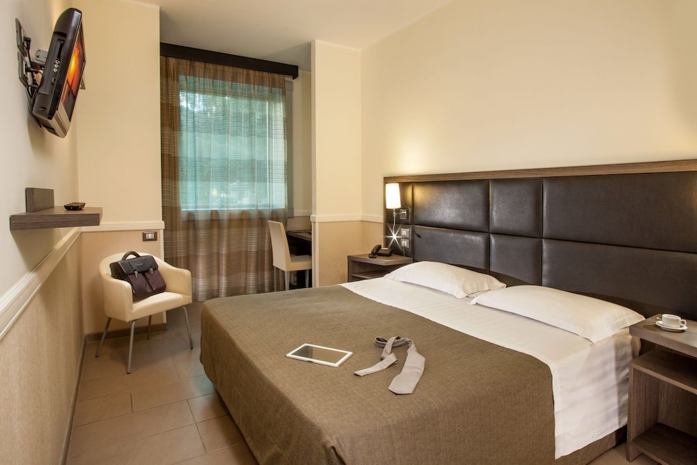 Hotel Artis — Hotel rooms in Rome, Lazio