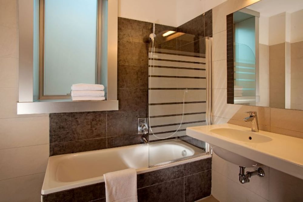 Hotel Artis — Hotel rooms in Rome, Lazio