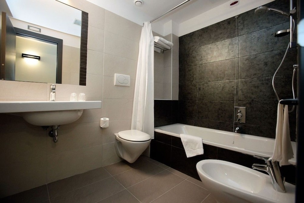 Hotel Artis — Hotel rooms in Rome, Lazio