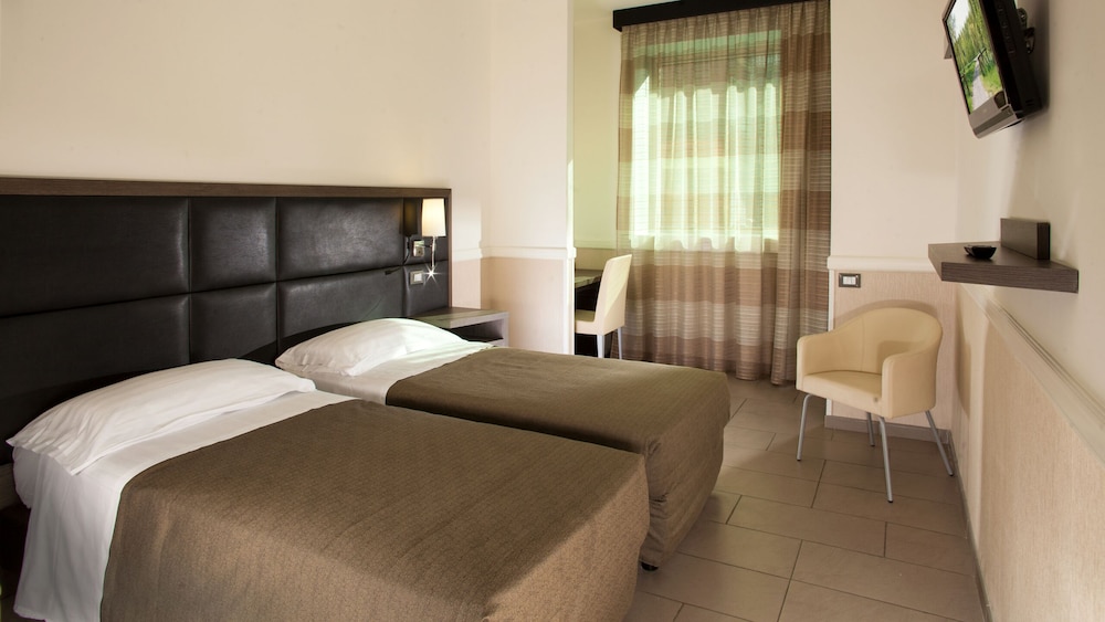 Hotel Artis — Hotel rooms in Rome, Lazio