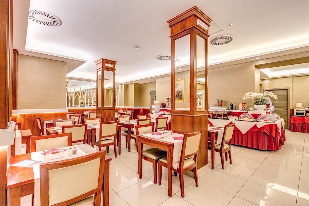 Augusta Lucilla Palace — Restaurant & bars in Rome, Lazio