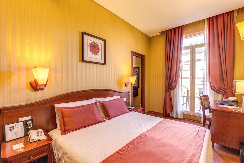 Augusta Lucilla Palace — Hotel rooms in Rome, Lazio