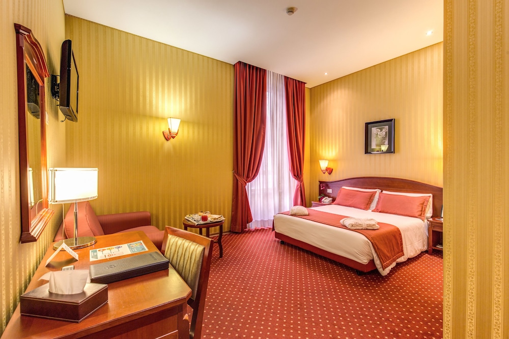 Augusta Lucilla Palace — Hotel rooms in Rome, Lazio