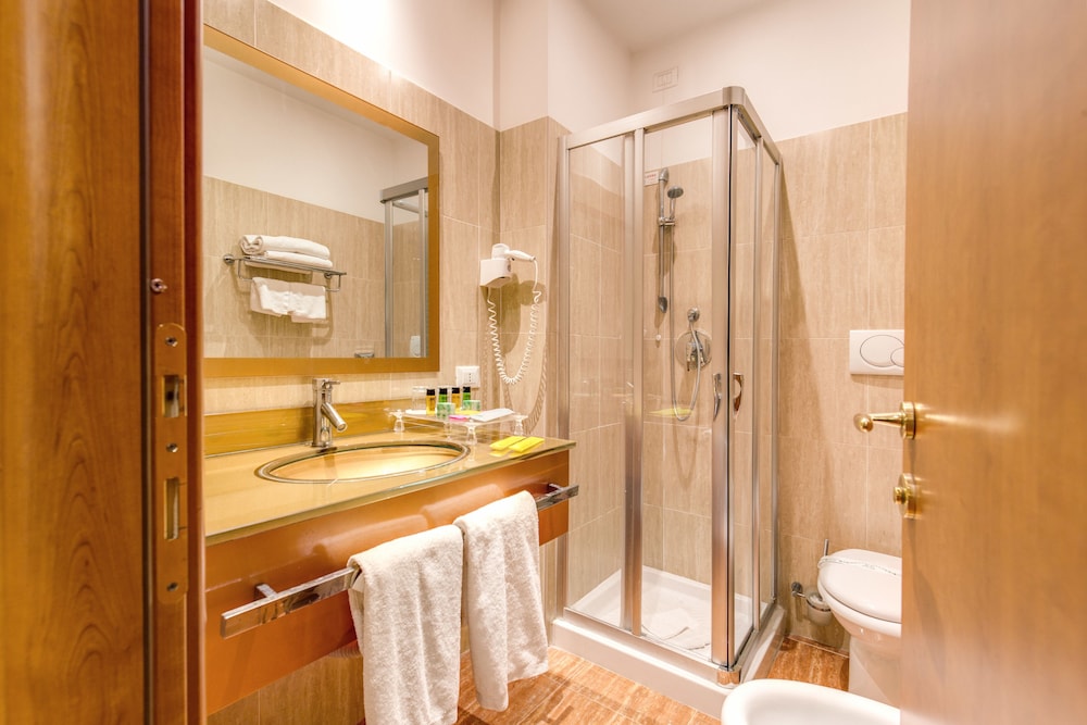 Augusta Lucilla Palace — Hotel rooms in Rome, Lazio