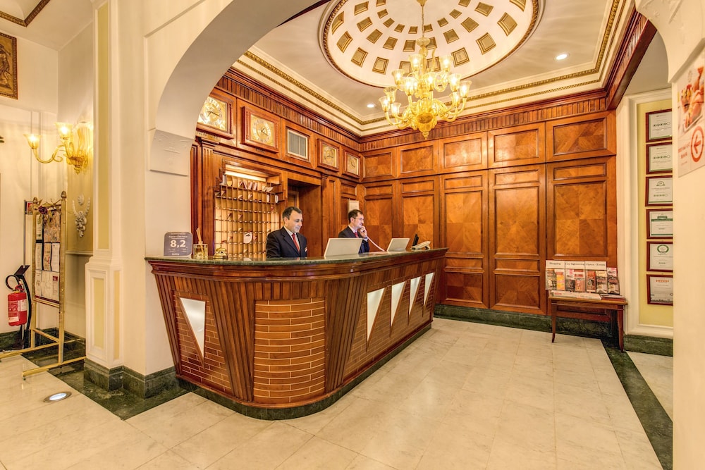 Augusta Lucilla Palace — Hotel building in Rome, Lazio