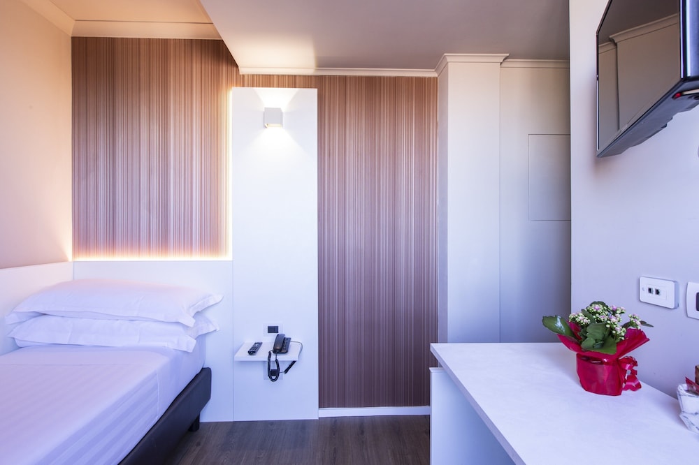 Garner Hotel Rome Aurelia by IHG — Hotel rooms in Rome, Lazio